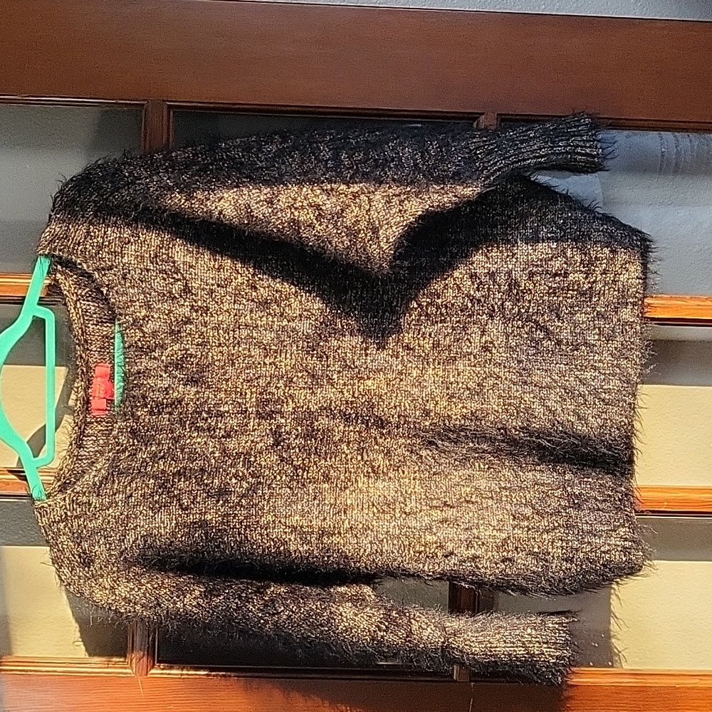 Jennifer Lopez Fuzzy sweater